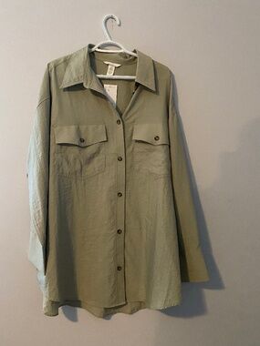 Men’ light olive‑green H&M classic shirt